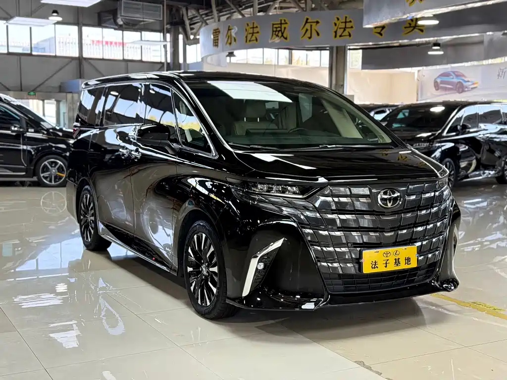 Toyota Alphard — миниатюра 3