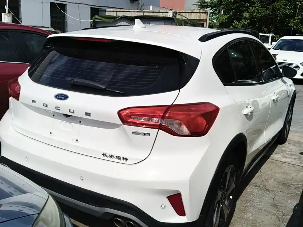 Ford Focus Active — миниатюра 7