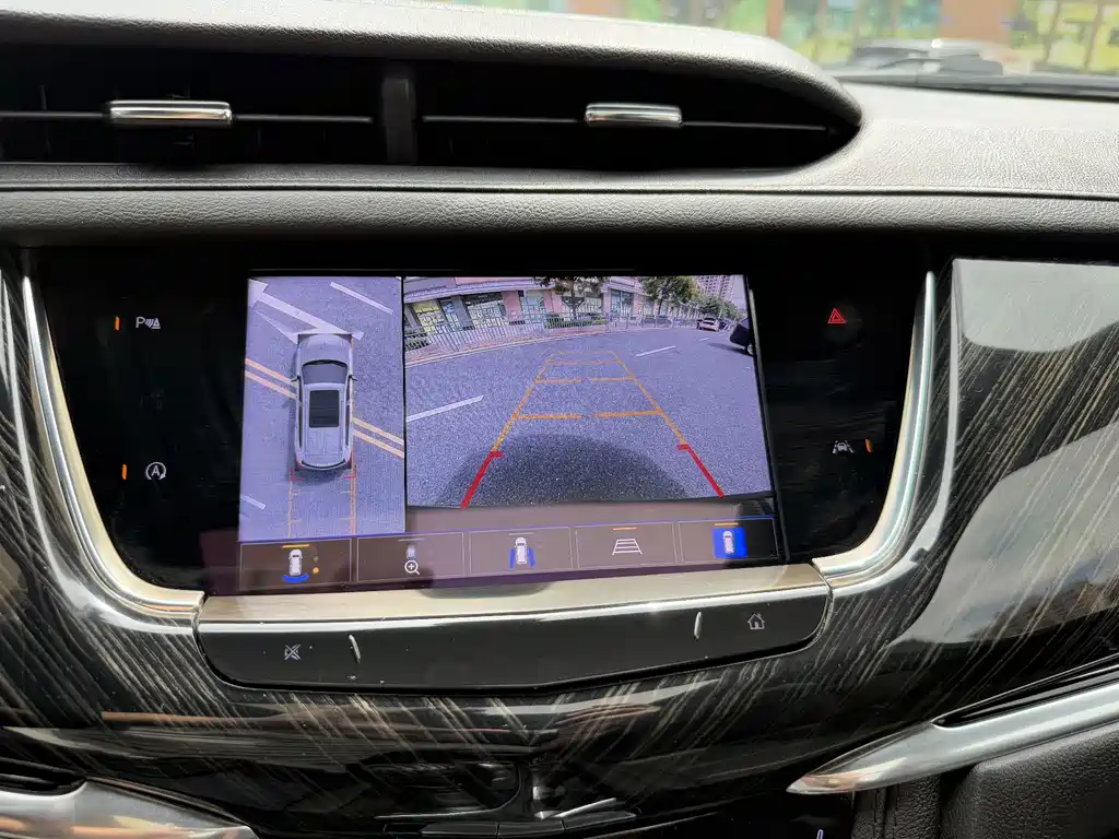 Cadillac XT6 — миниатюра 16