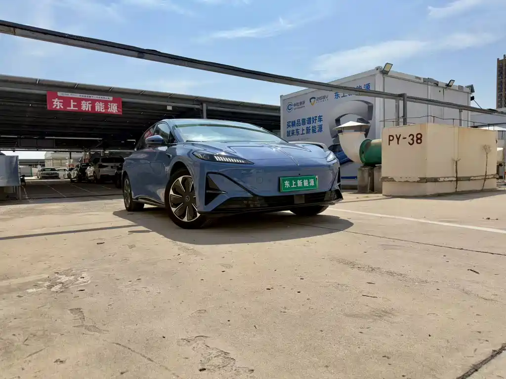 Hongqi Hongqi Tiangong 05 — миниатюра 3