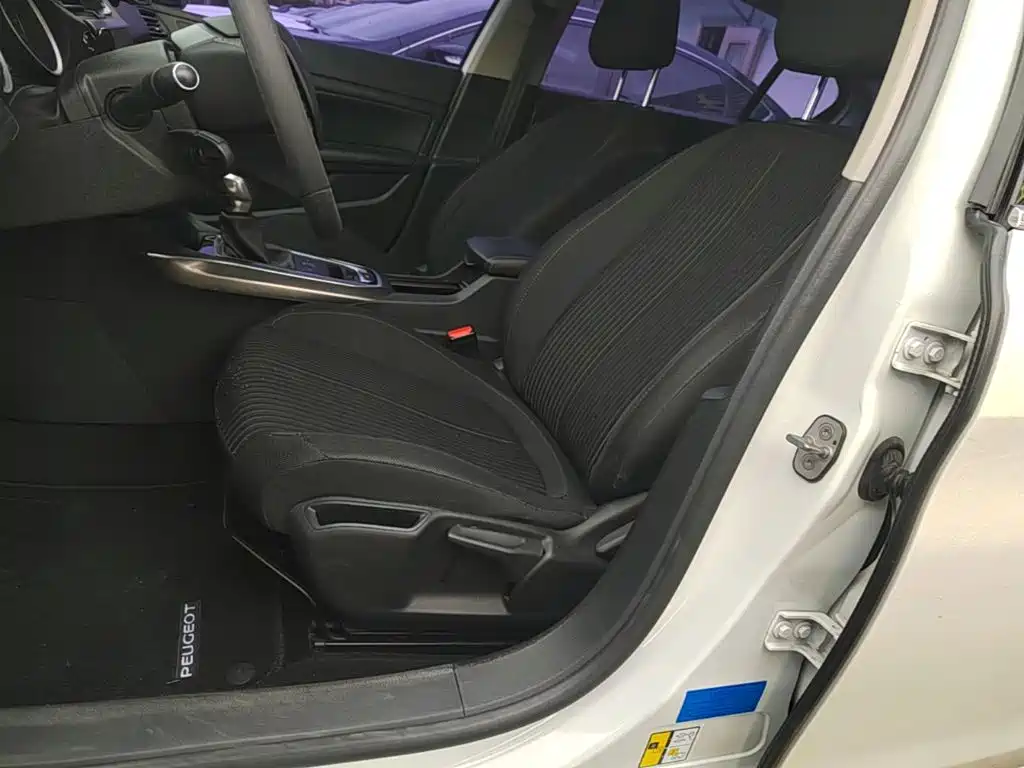 Peugeot 408 — миниатюра 15