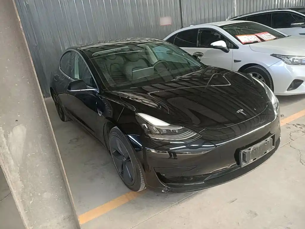 Tesla Model 3 — миниатюра 4