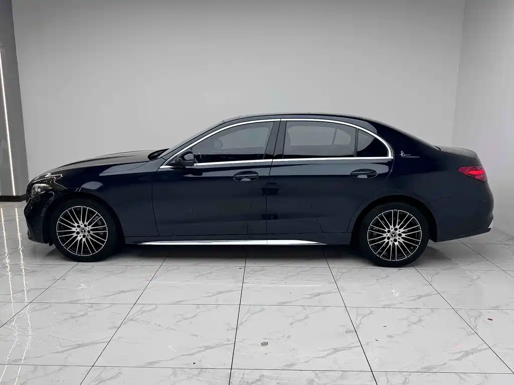 Mercedes-Benz C-Class — миниатюра 15