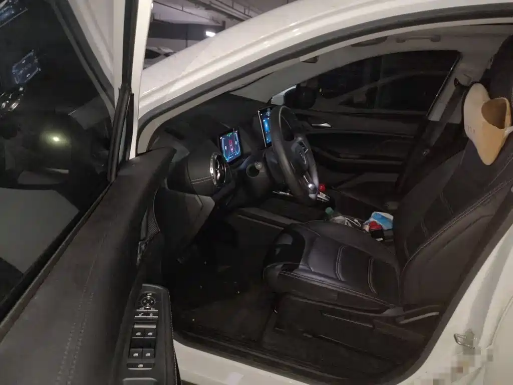 BYD Yuan EV — миниатюра 12