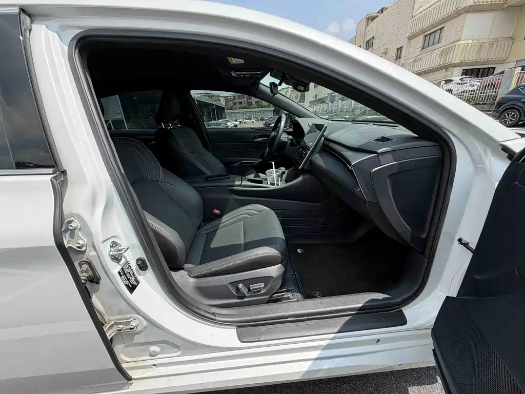 Toyota Avalon — миниатюра 15