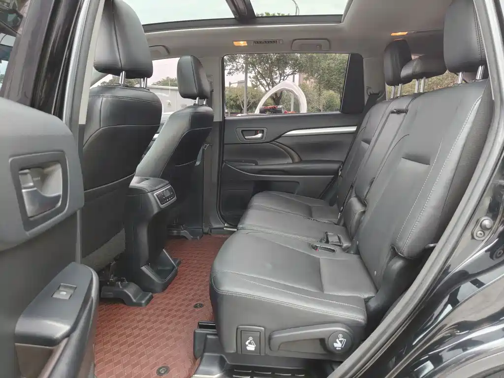 Toyota Highlander — миниатюра 9