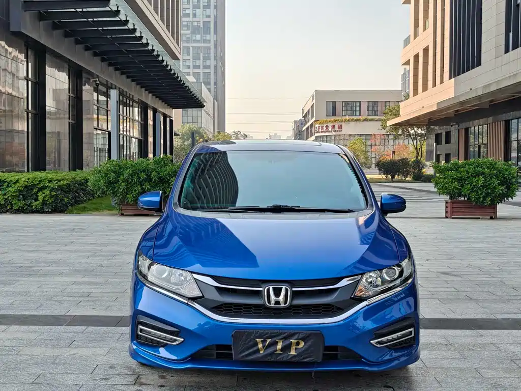 Honda Jade 2017 1.8L AT Comfort 5 мест