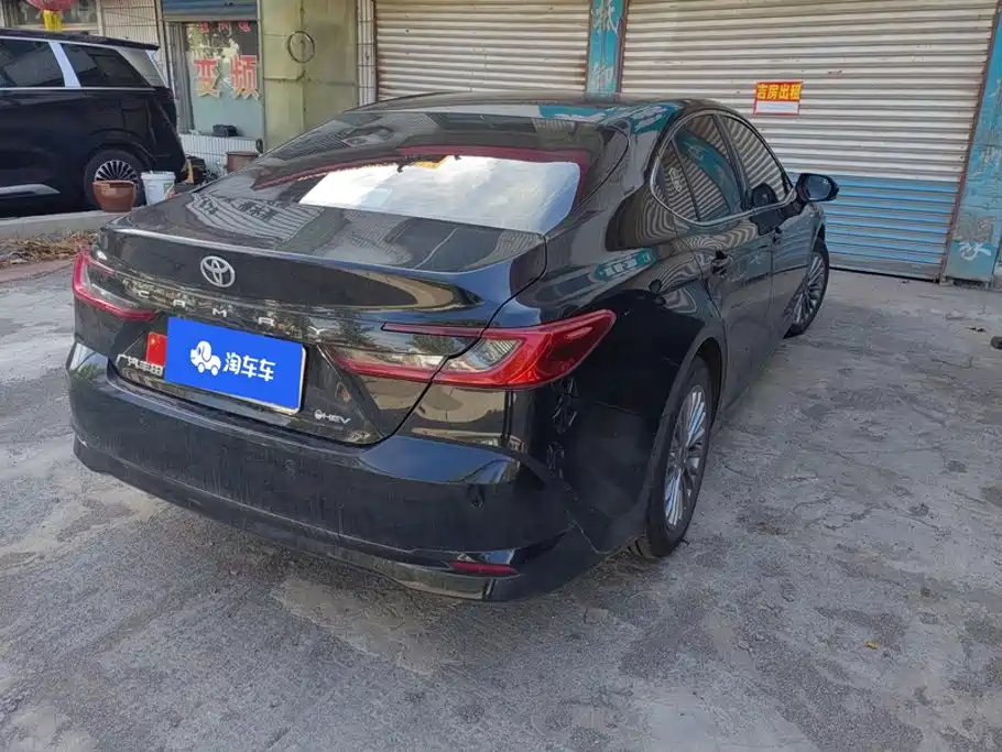 Toyota Camry — миниатюра 3
