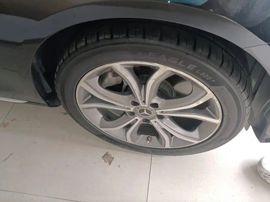 Mercedes-Benz E-Class — миниатюра 6