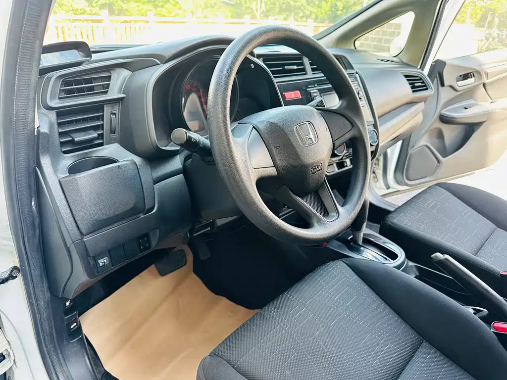 Honda Fit — миниатюра 17