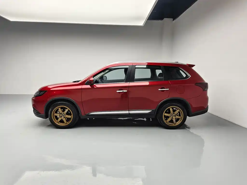 Mitsubishi Outlander — миниатюра 5