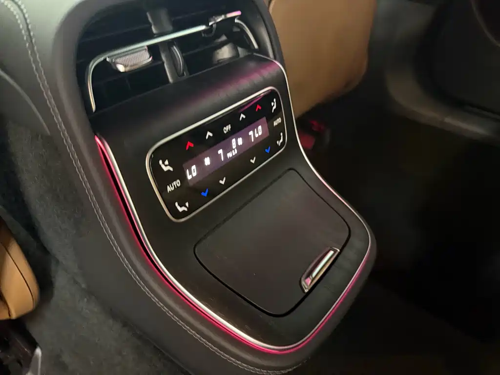 Mercedes-Benz E-Class — миниатюра 15