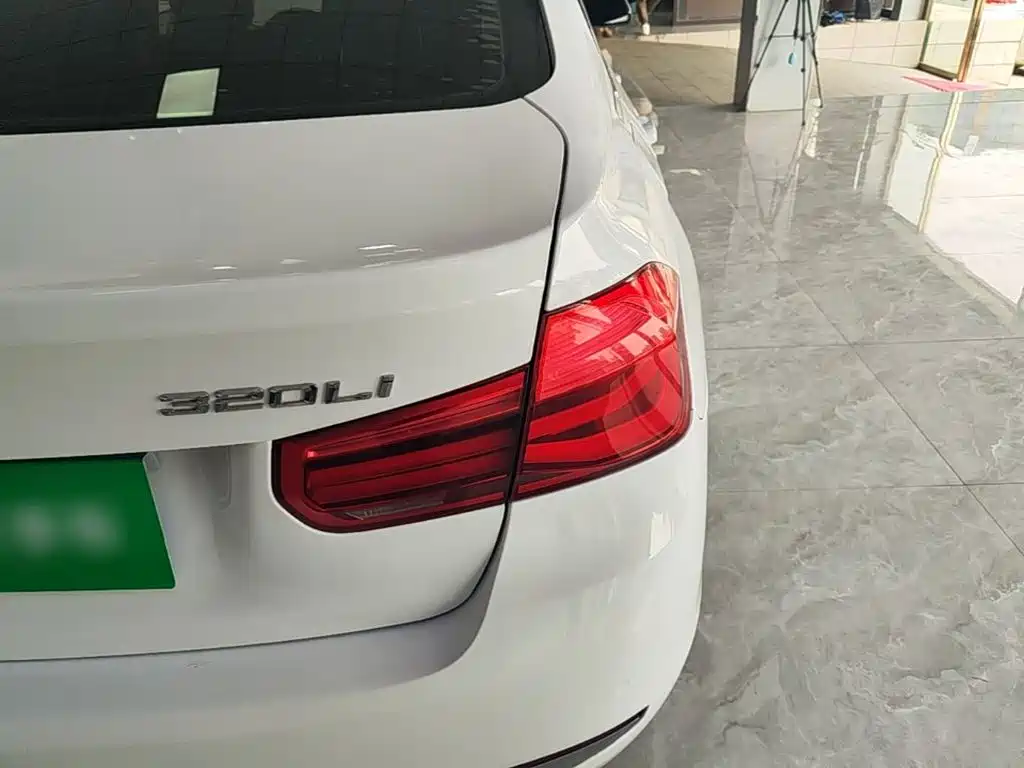 BMW 3 Series — миниатюра 8