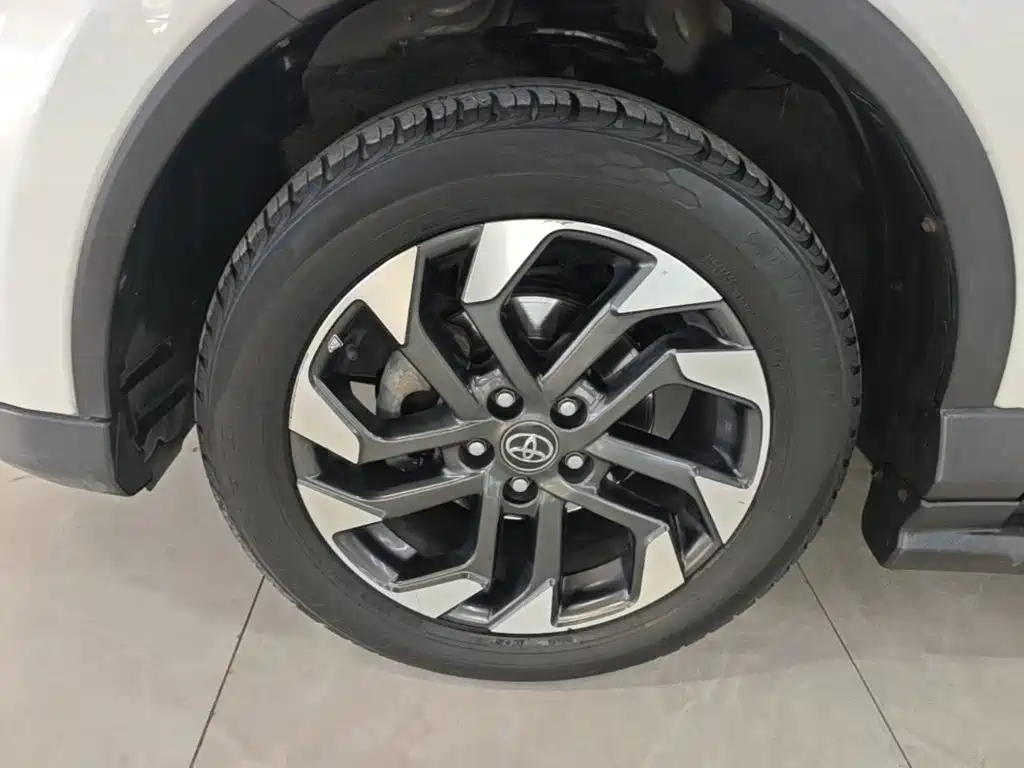 Toyota RAV4 — миниатюра 23