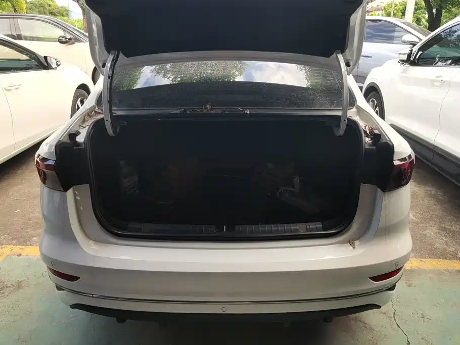 Geely Emgrand — миниатюра 4
