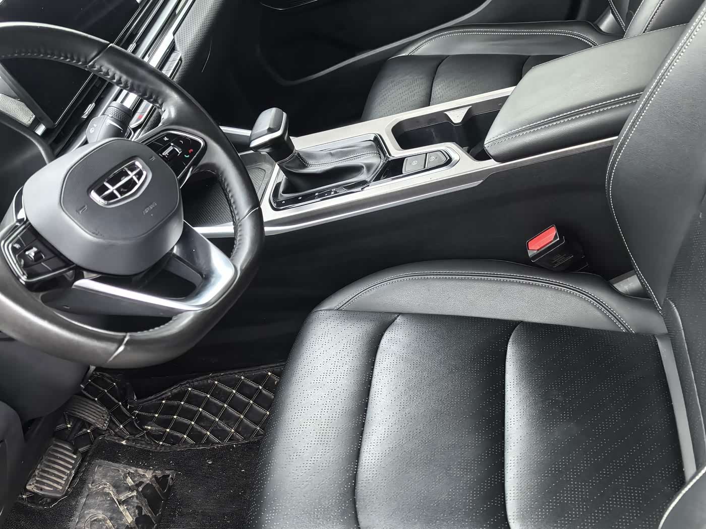 Geely Emgrand 1.5 л 2023 г. Белый, пробег 40000 км