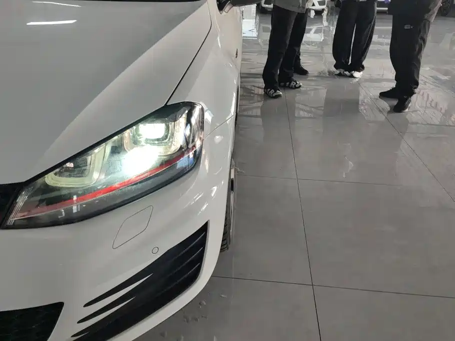 Volkswagen Golf GTI — миниатюра 5