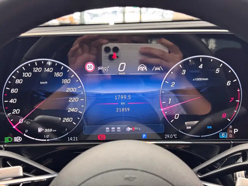Mercedes-Benz E-Class — миниатюра 19