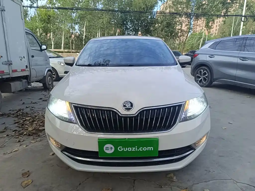 Skoda Rapid — миниатюра 3