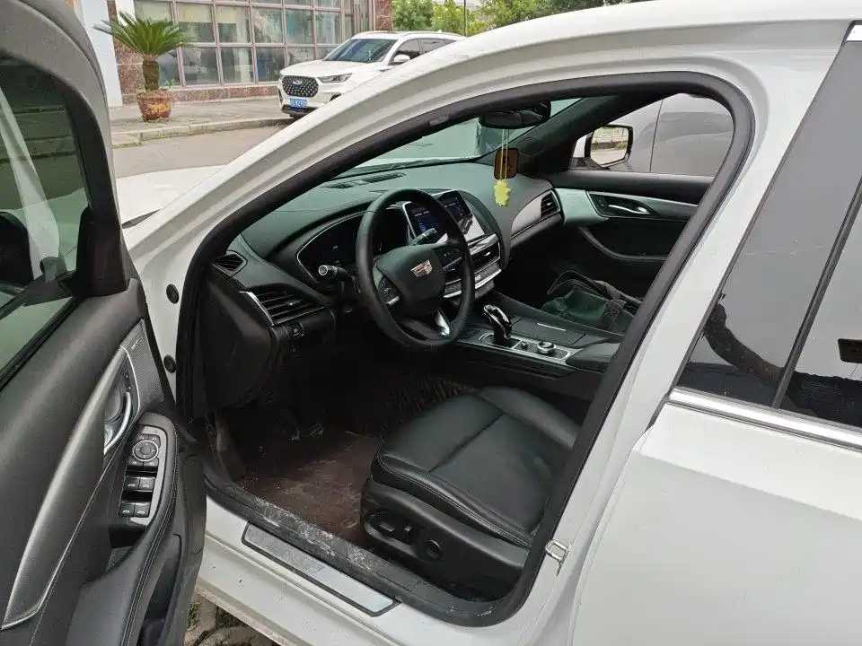 Cadillac CT5 — миниатюра 5