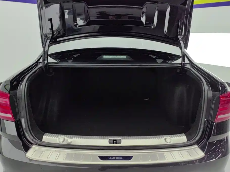 Volkswagen Lavida — миниатюра 4