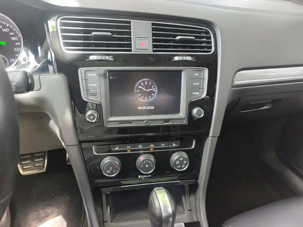 Volkswagen Golf — миниатюра 18
