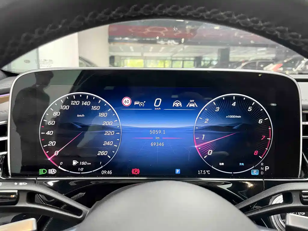 Mercedes-Benz E-Class — миниатюра 9