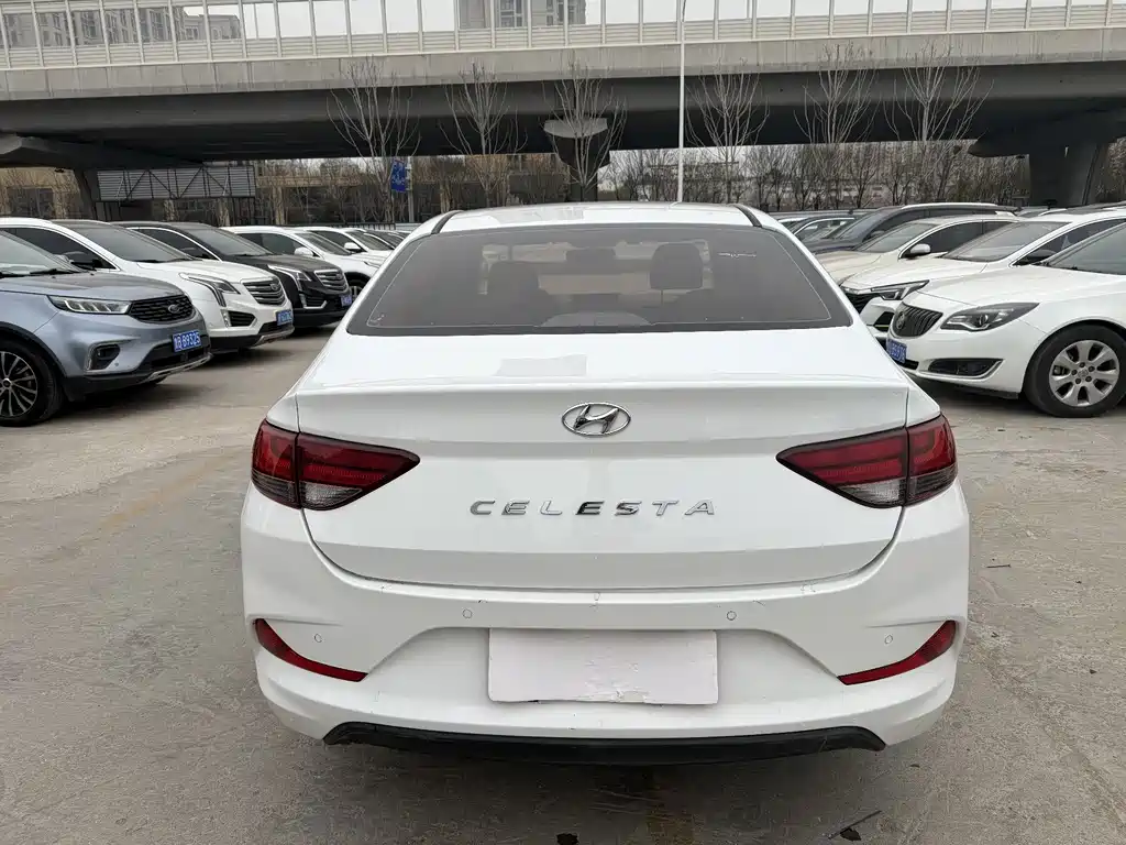 Hyundai Elantra — миниатюра 9