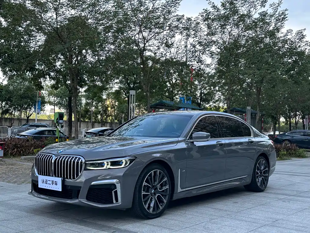 BMW 7 SERIES