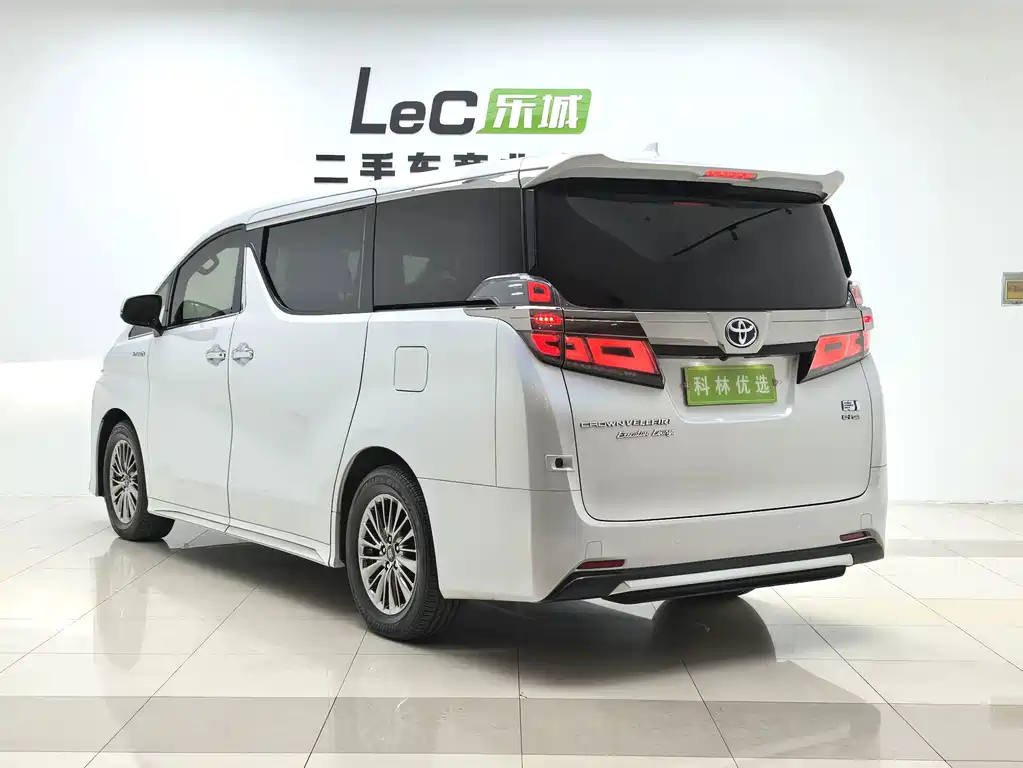 Toyota Vellfire — миниатюра 2