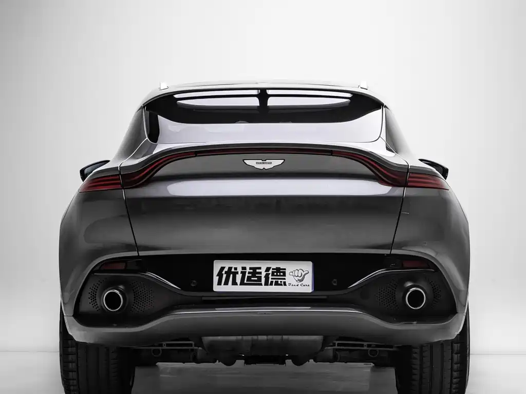 ASTON MARTIN DBX
