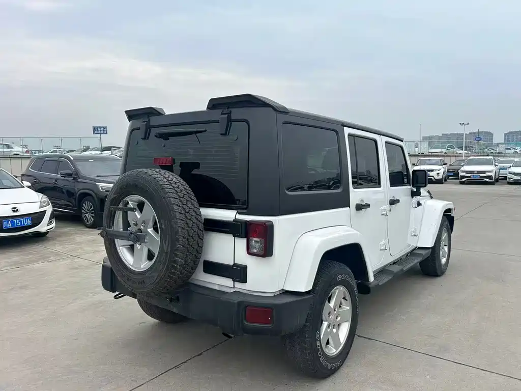 Jeep Wrangler — миниатюра 10