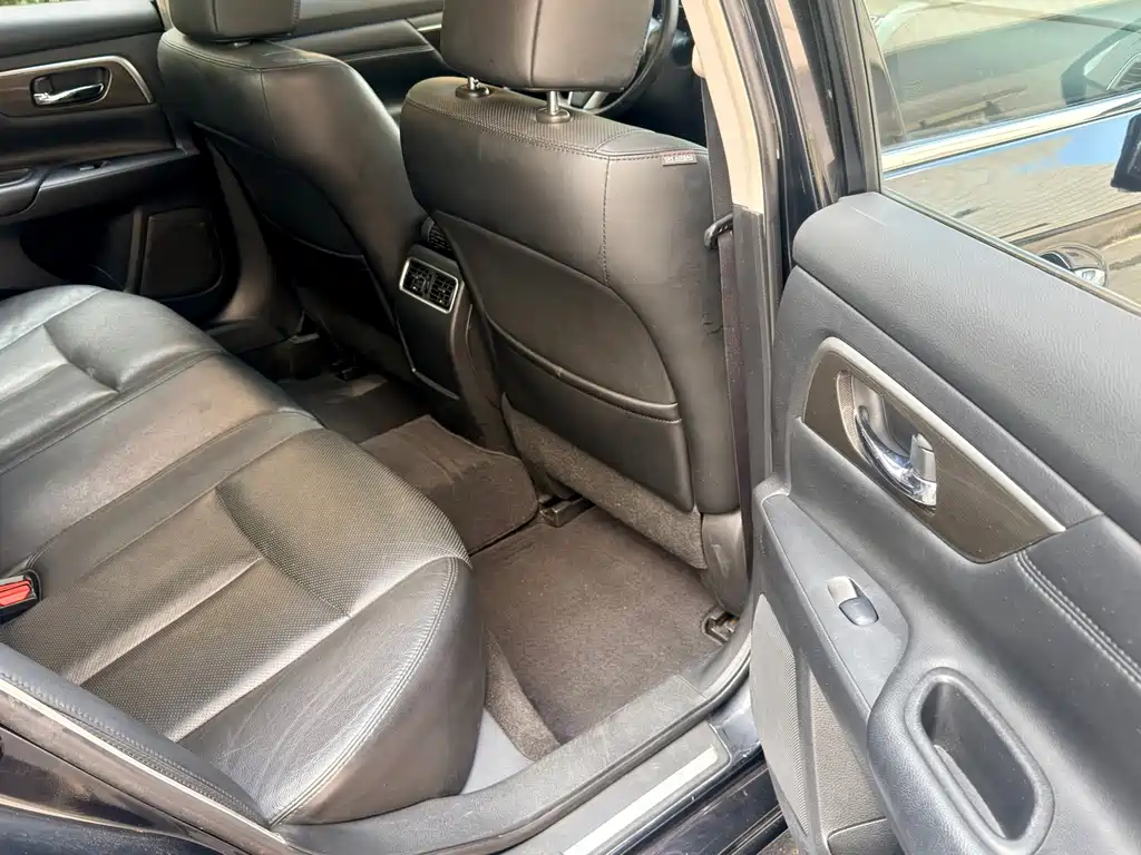 Nissan Teana — миниатюра 10