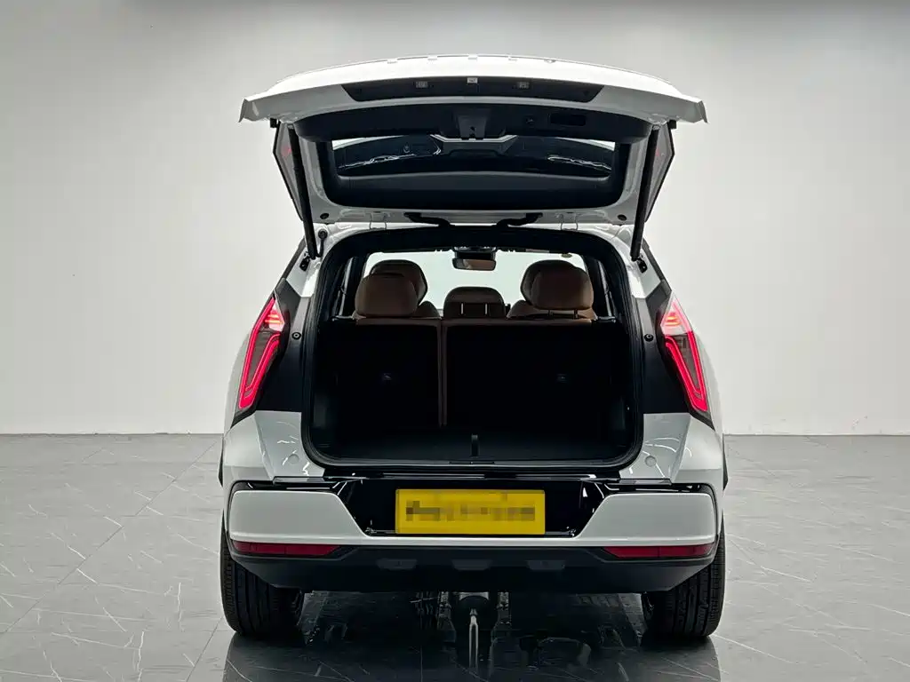 Geely Boyue L — миниатюра 11