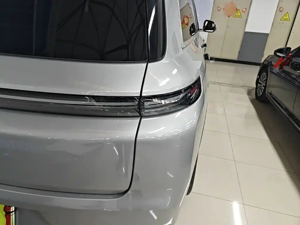 Li Auto Li L8 — миниатюра 8