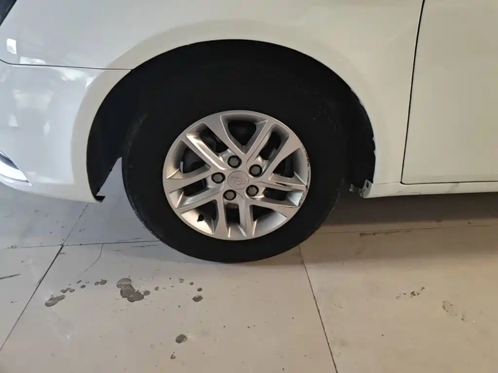 Geely Emgrand — миниатюра 23