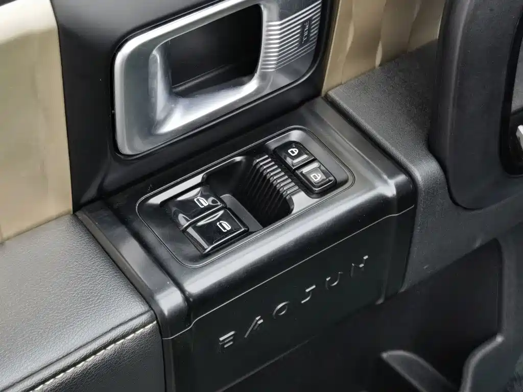 Baojun KiWi EV — миниатюра 9
