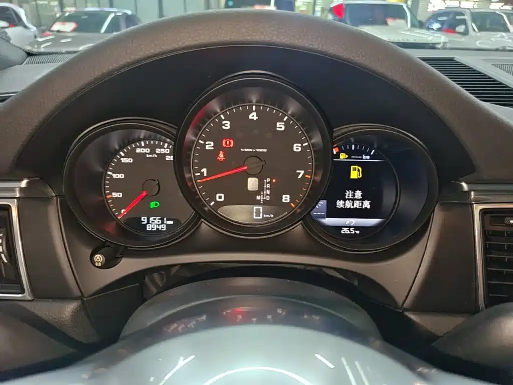 Porsche Macan — миниатюра 12