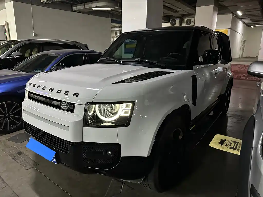 Land Rover Defender 2021