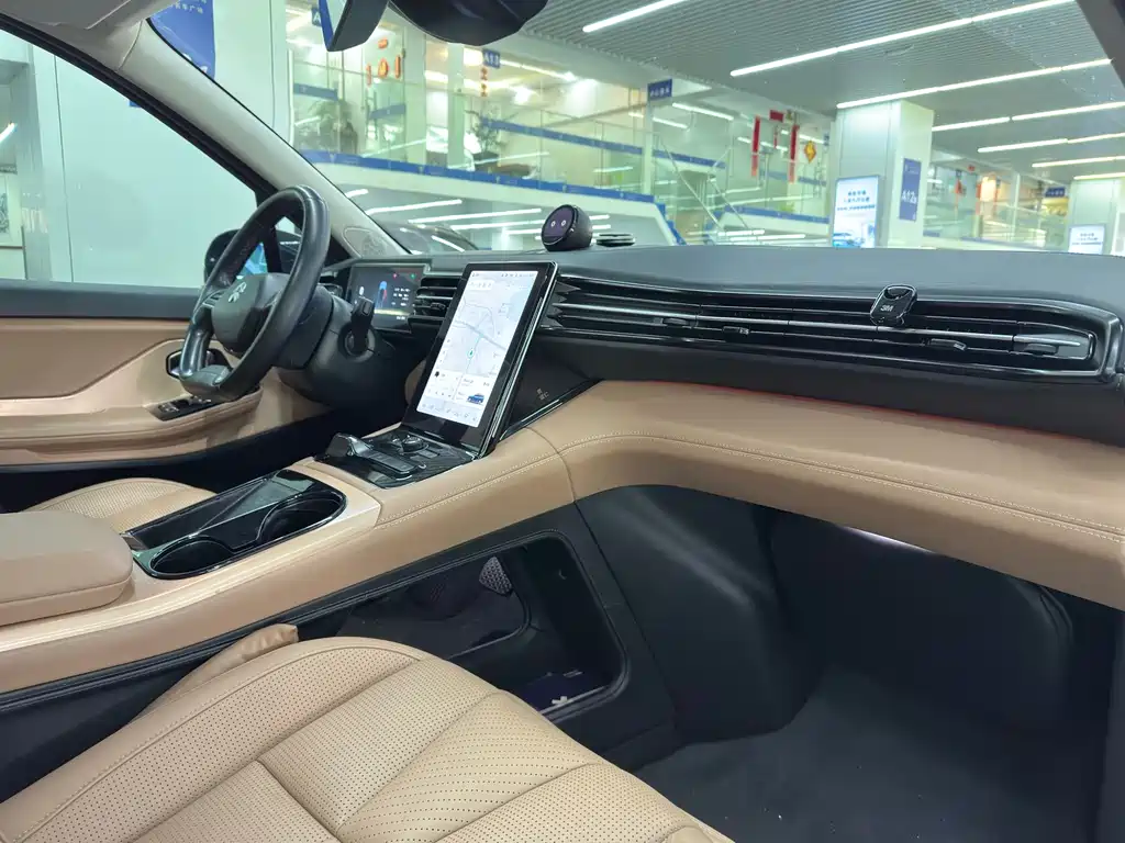 NIO ES8 — миниатюра 9
