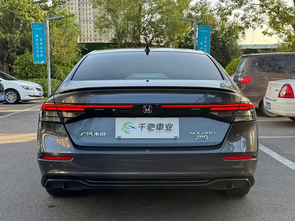 Honda Accord — миниатюра 18