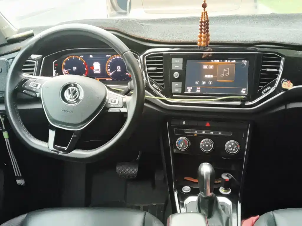 Volkswagen T-Roc — миниатюра 13