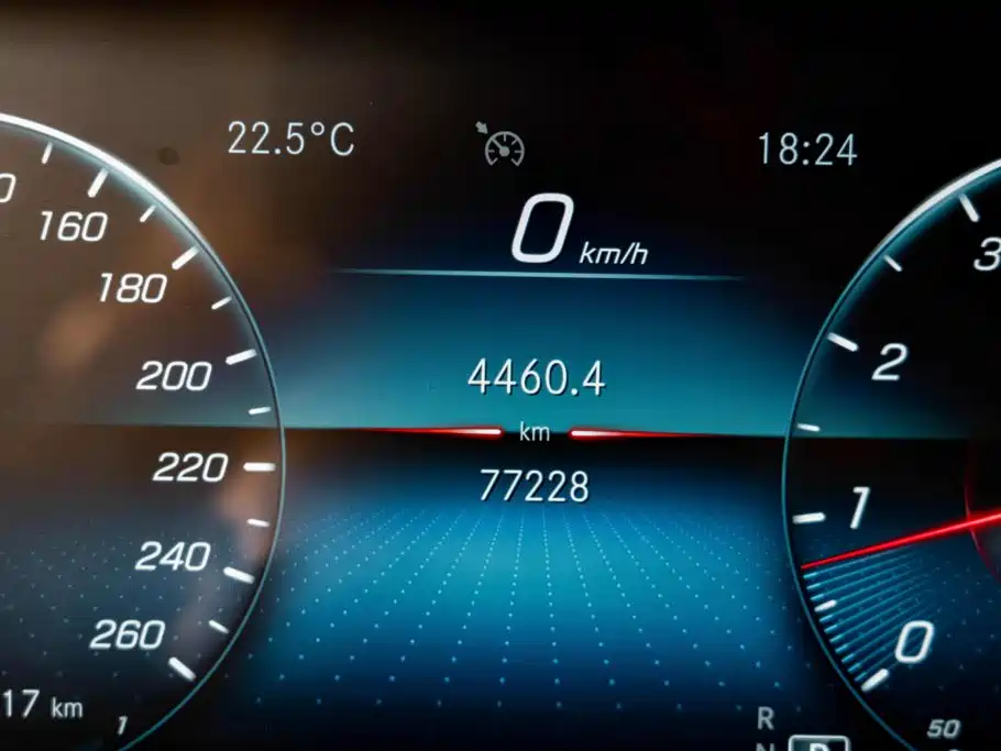 Mercedes-Benz E-Class — миниатюра 10