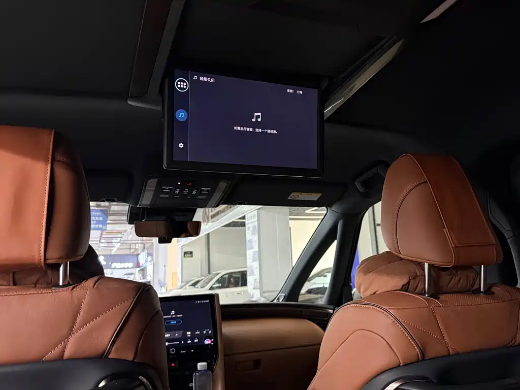 Toyota Alphard — миниатюра 7