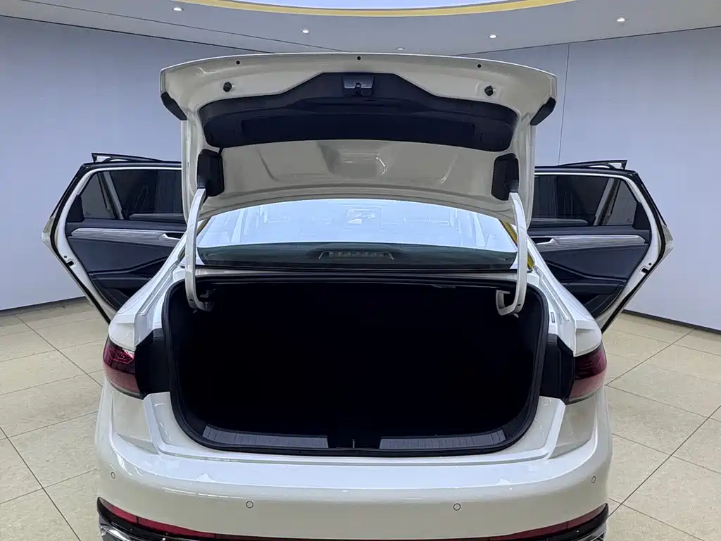 Volkswagen Sagitar 2023 280TSI DSG