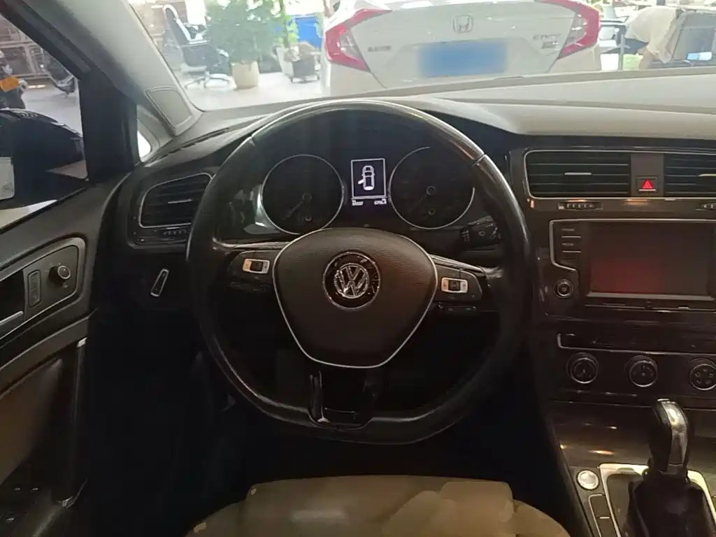 Volkswagen Golf — миниатюра 11