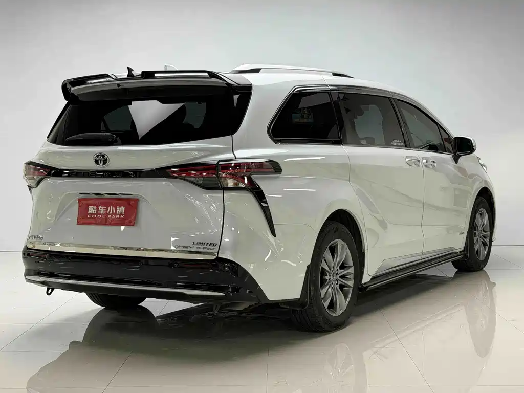 Toyota Sienna — миниатюра 28