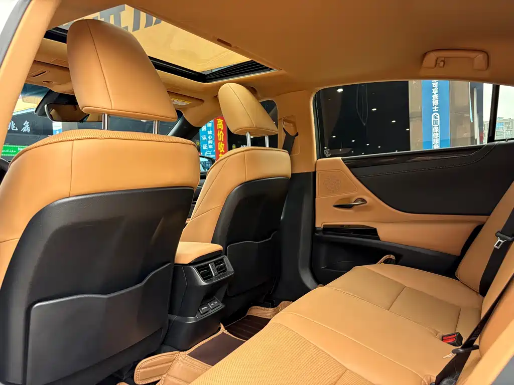 Lexus ES — миниатюра 15