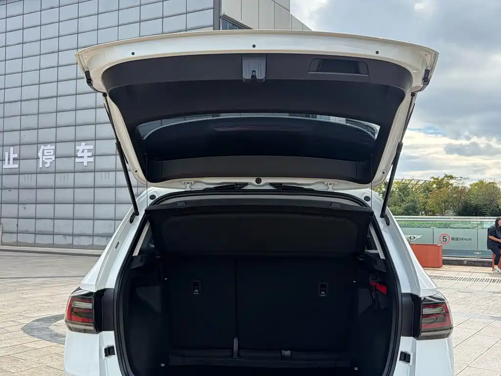 Volkswagen Tharu — миниатюра 16