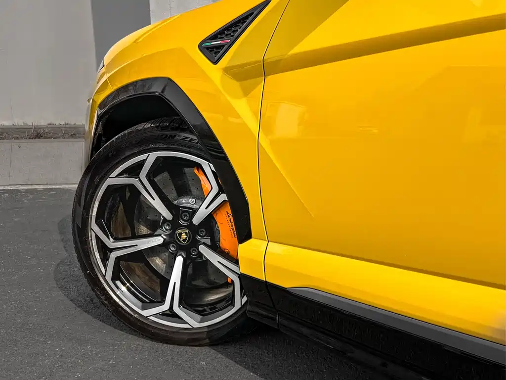 Lamborghini Urus — миниатюра 8